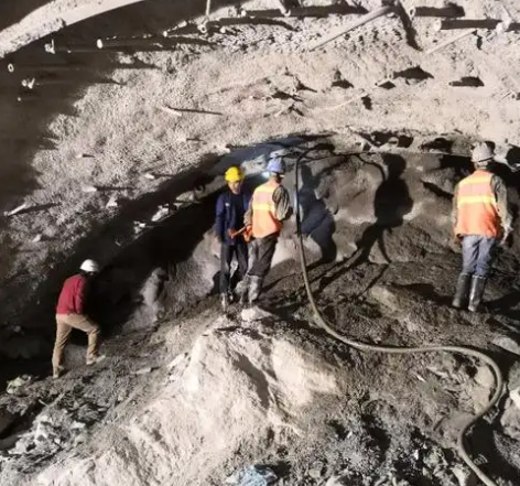 房山拱顶带模注浆料的施工流程及注意事项